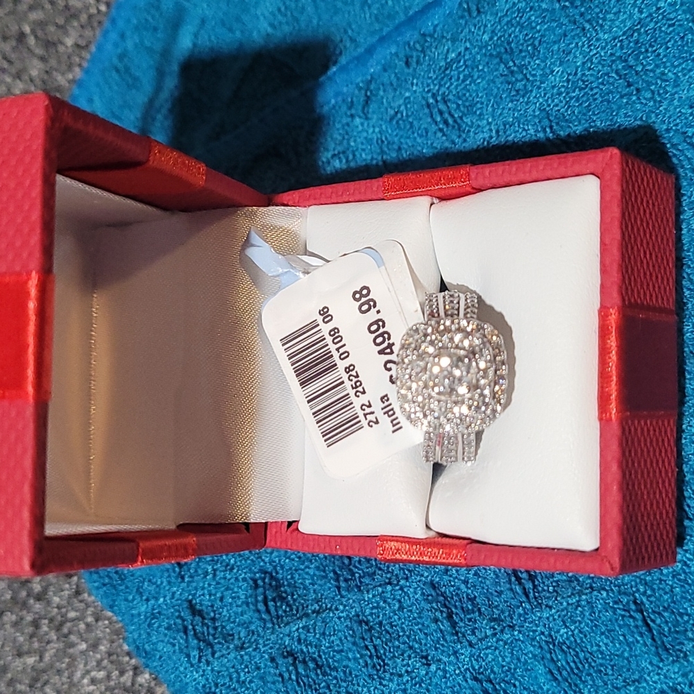 Real diamond ring. - Picture 5 of 5